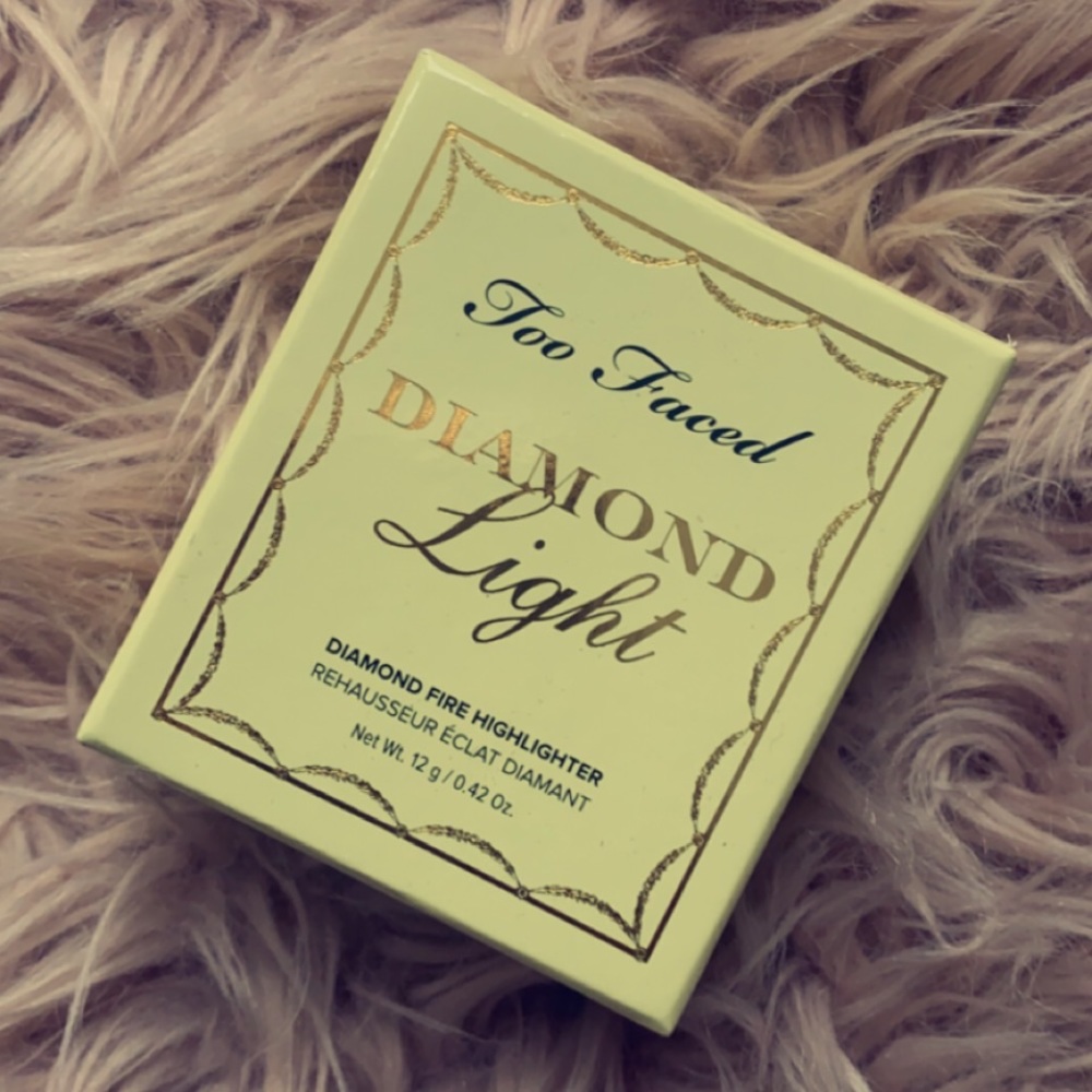 Too faced Diamond light highlighter